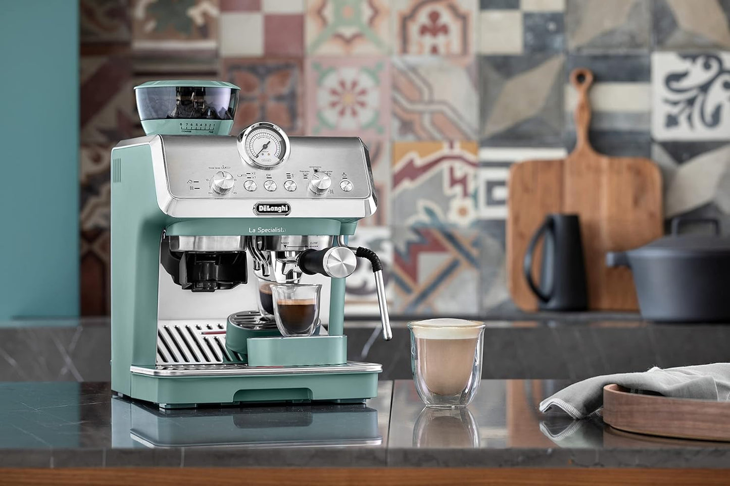 De'Longhi La Specialista Arte EC9155.W, Barista Pump Espresso Machine, Bean to Cup Coffee and Cappuccino Maker, 8 Grinding Settings, MyLatte Art Frothing Wand, 1550W, White