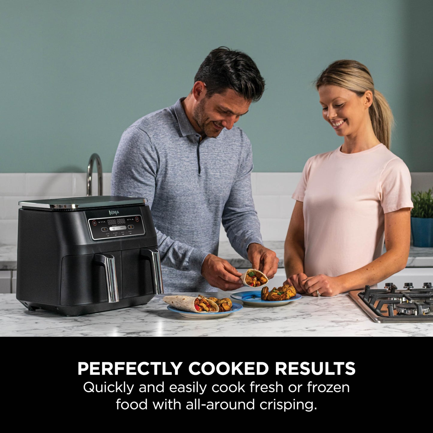 Ninja Foodi MAX Dual Zone Air Fryer, Amazon Exclusive, Tongs, 2 Drawers, 9.5L, 6-in-1, Use No Oil, Air Fry, Max Crisp, Roast, Bake, 8 Portions, Nonstick Dishwasher Safe Baskets, Copper/Black AF400UKCP