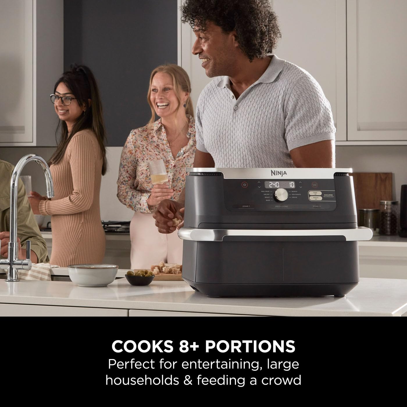 Ninja Foodi MAX Dual Zone Air Fryer, Amazon Exclusive, Tongs, 2 Drawers, 9.5L, 6-in-1, Use No Oil, Air Fry, Max Crisp, Roast, Bake, 8 Portions, Nonstick Dishwasher Safe Baskets, Copper/Black AF400UKCP