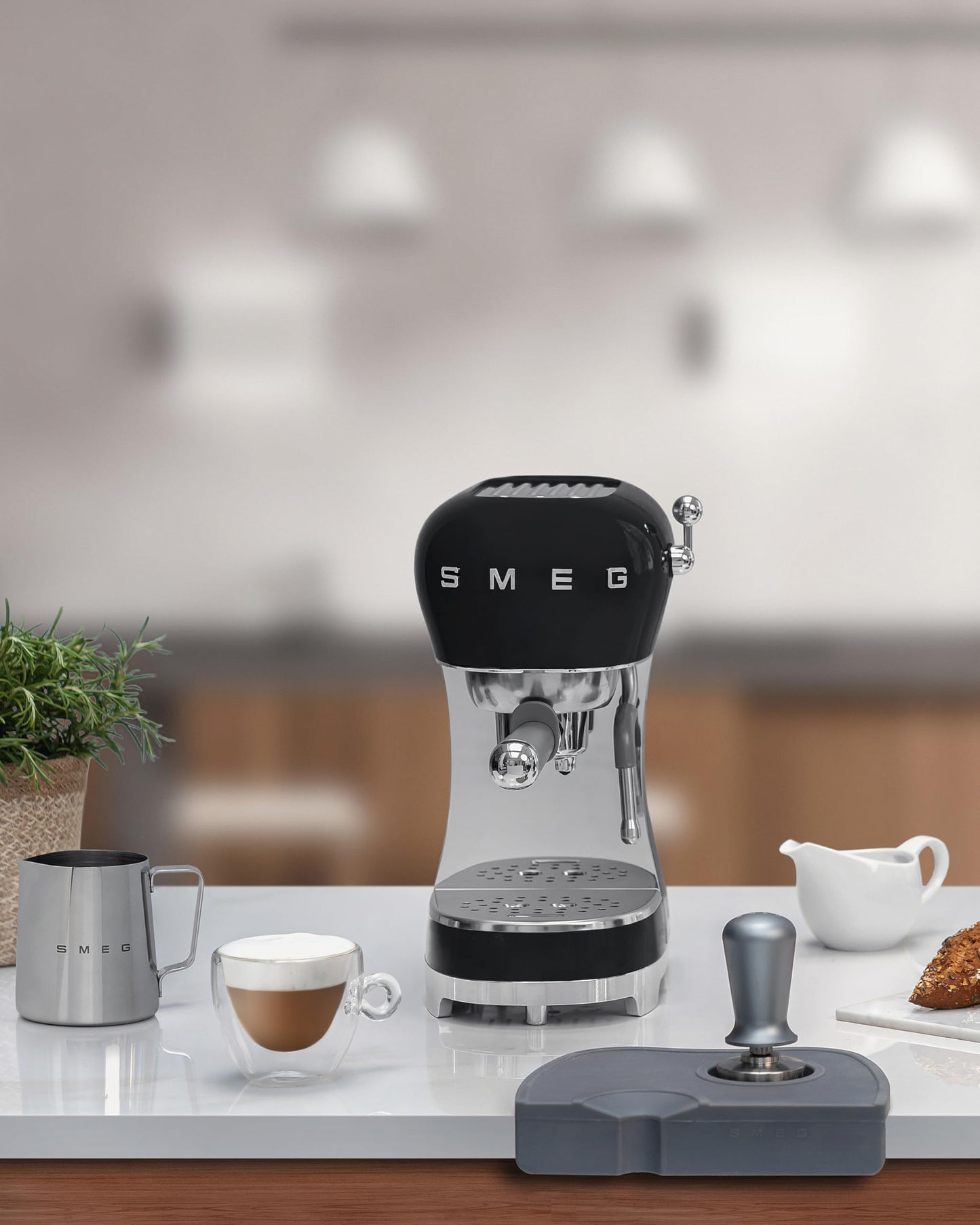 Smeg Retro Coffee Range Set, Espresso Machine with Steam Wand, Electric Coffee Grinder, Black