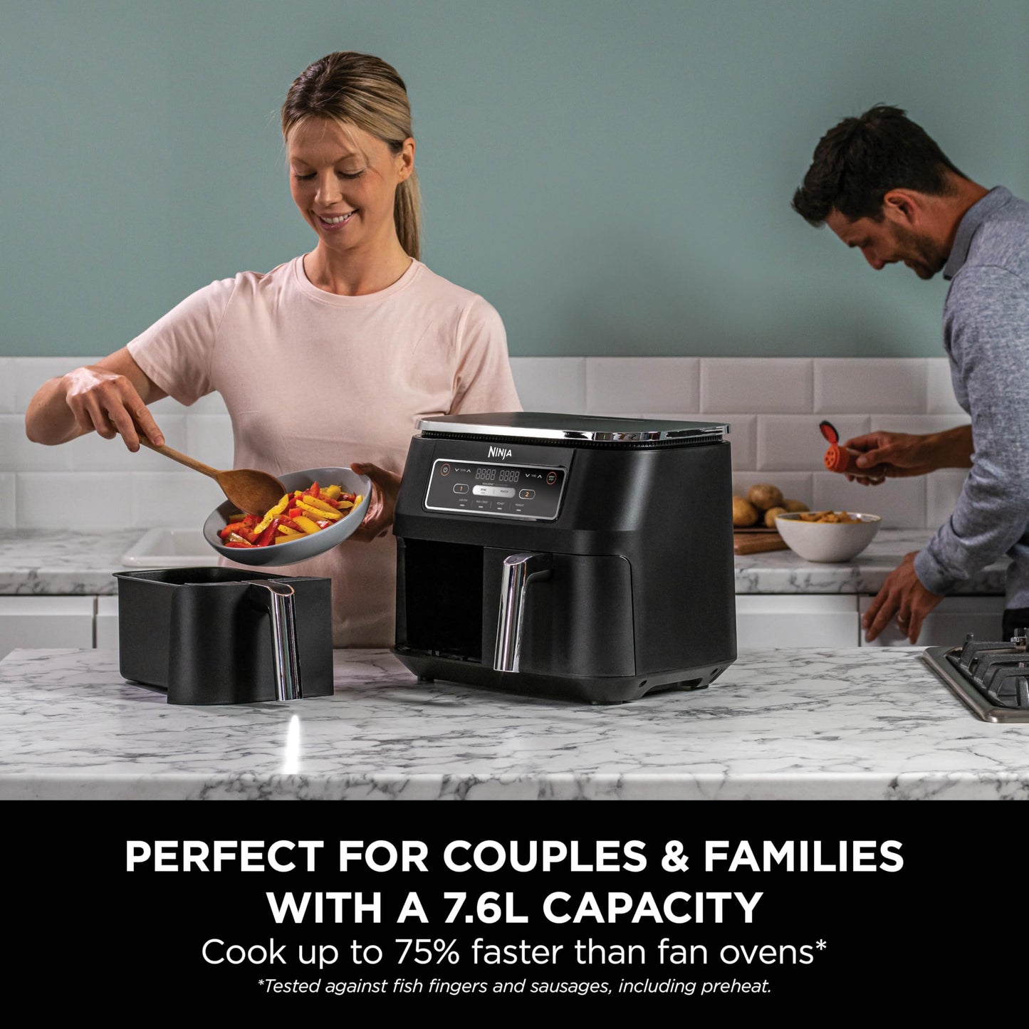 Ninja Foodi MAX Dual Zone Air Fryer, Amazon Exclusive, Tongs, 2 Drawers, 9.5L, 6-in-1, Use No Oil, Air Fry, Max Crisp, Roast, Bake, 8 Portions, Nonstick Dishwasher Safe Baskets, Copper/Black AF400UKCP