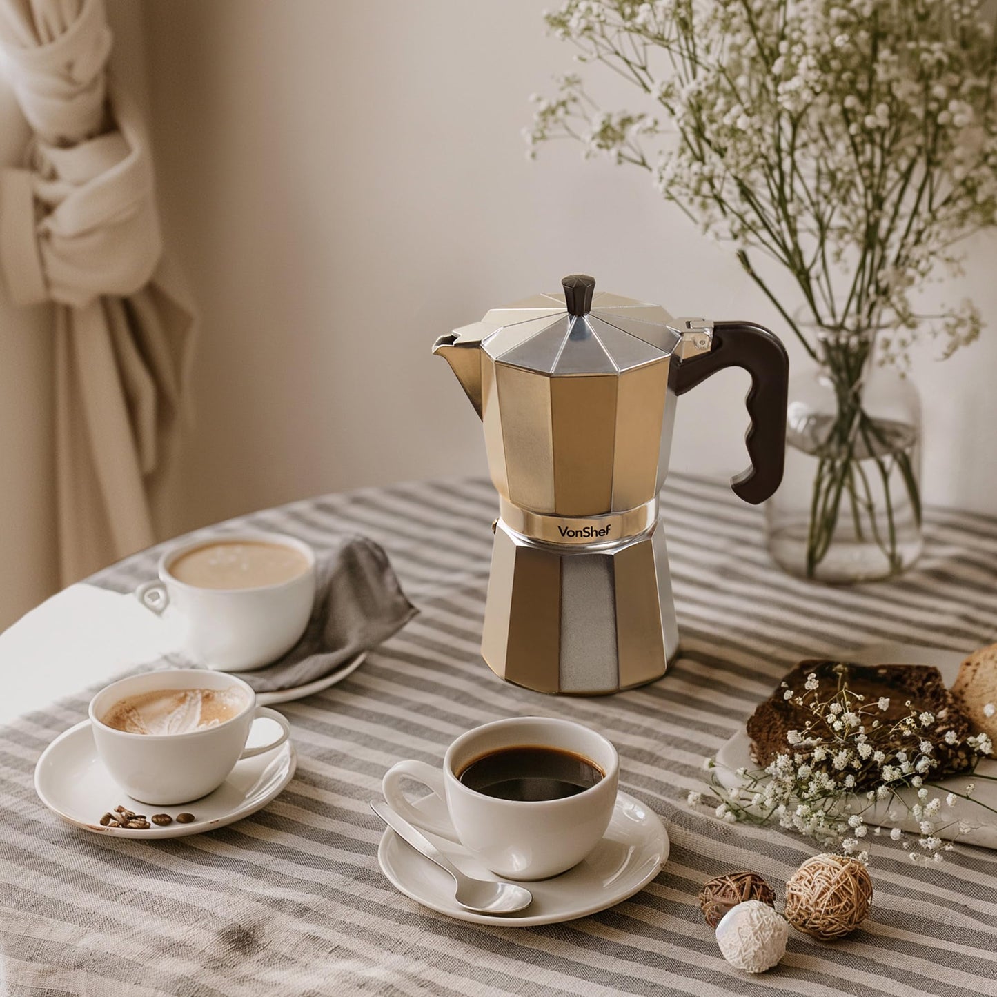 VonShef Stovetop Coffee Maker, 12 Cup Aluminium Italian Espresso Maker, 600ml Gas & Electric Stove Top Moka Pot with Replacement Gasket & Filter